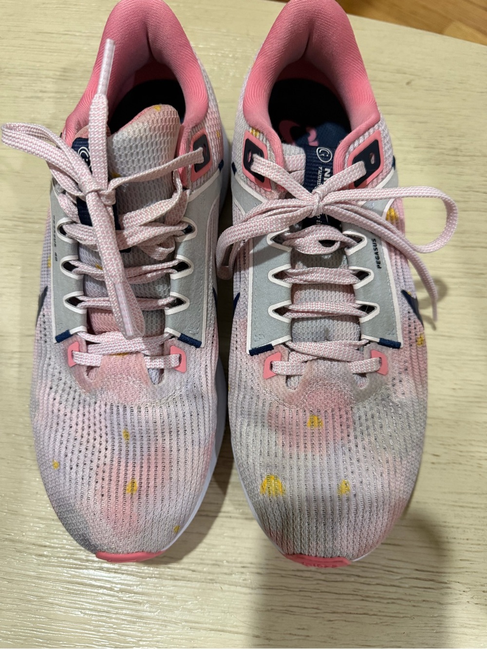 Nike Women's Light Pink and Yellow Athletic Running Shoes